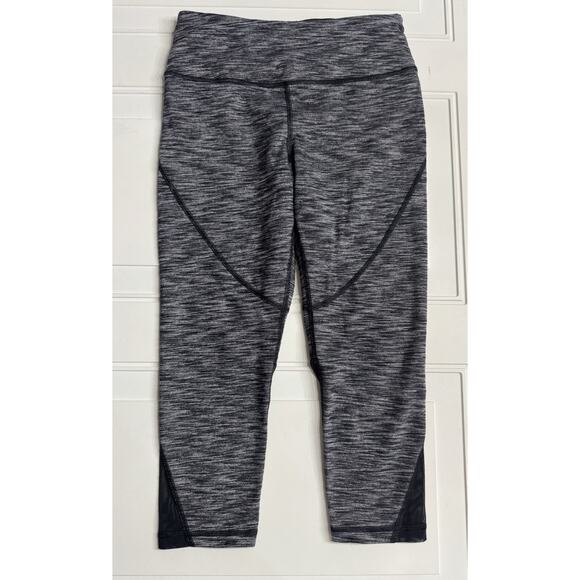 Victoria's Secret Pants - Victoria's Secret Sport Womens M Cropped Capri Leggings Black Gray Mesh Bottom